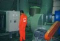 集  塵  機